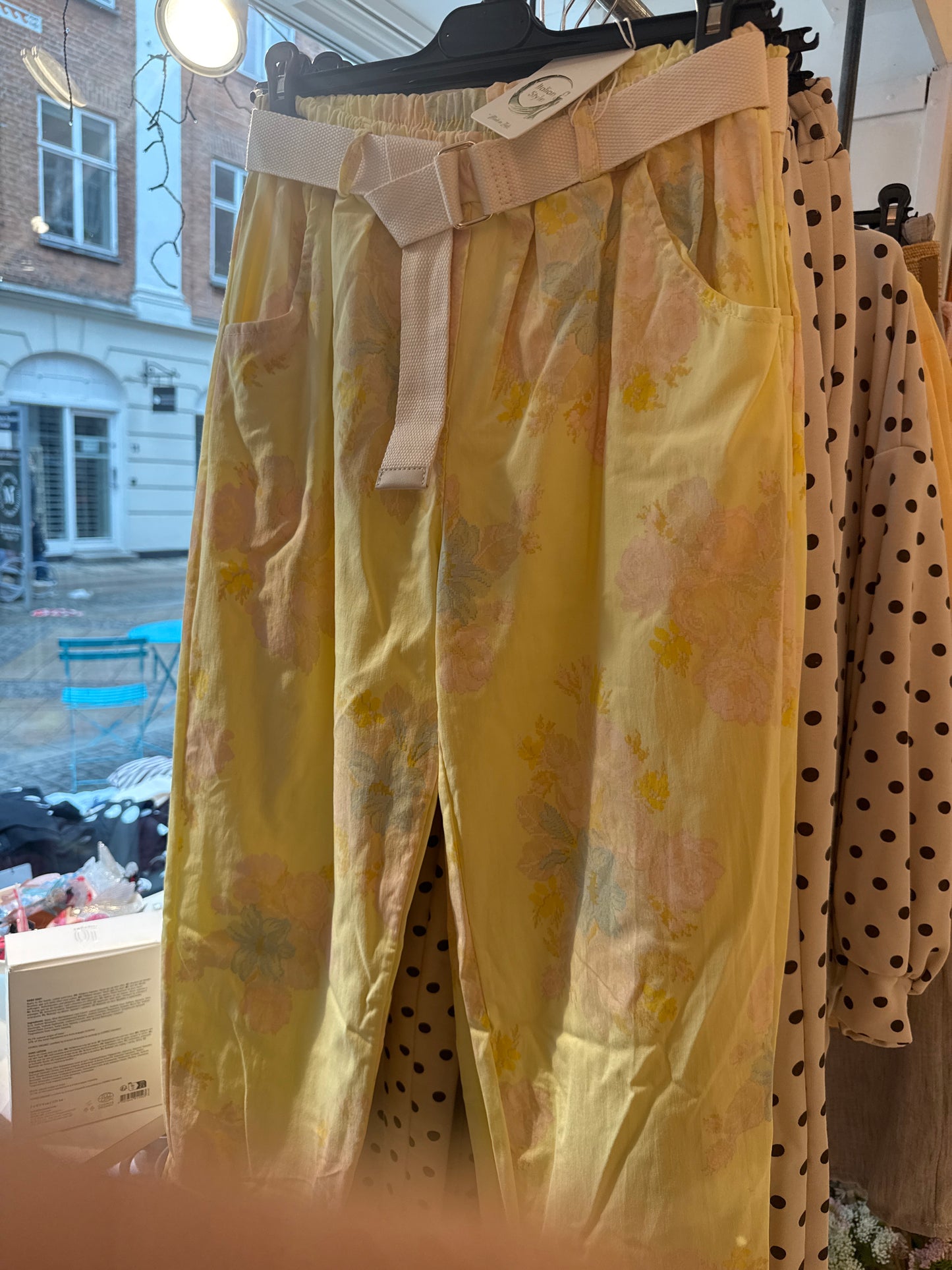 L2219 blomsterbuks