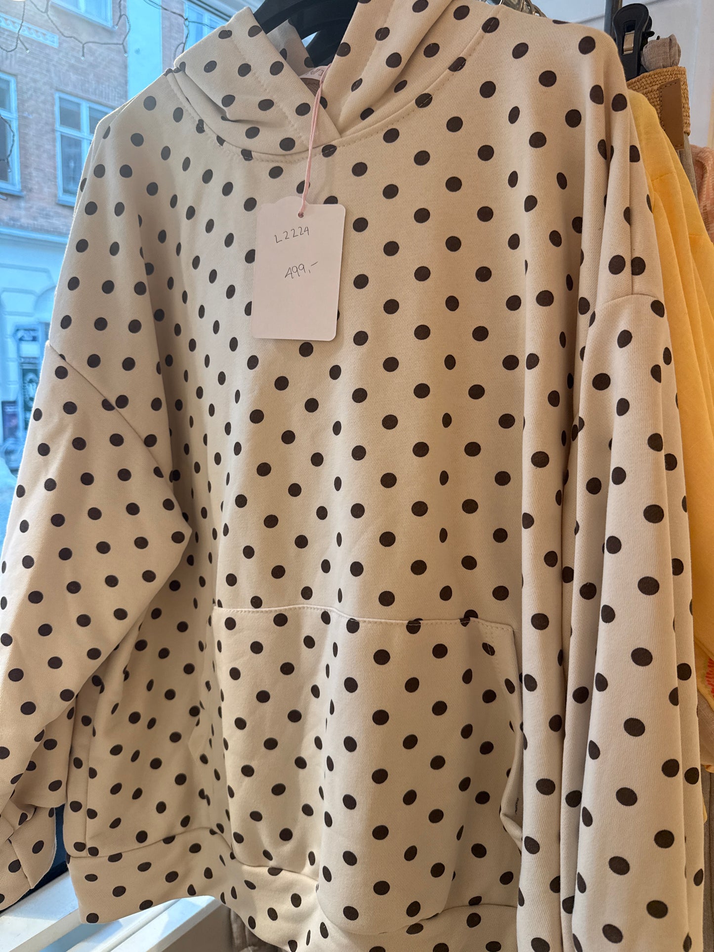 L2224 prikket sweatshirt