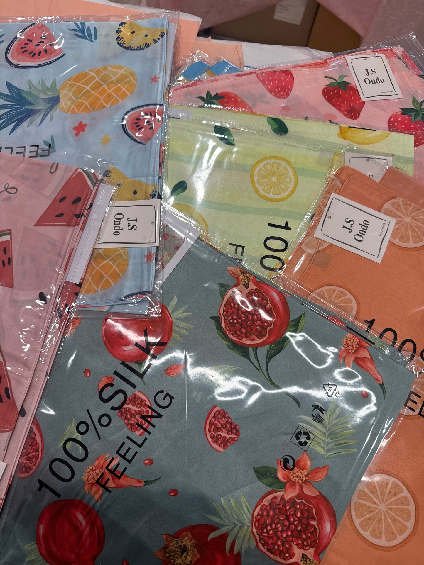 L2244 tørklæde m frugt