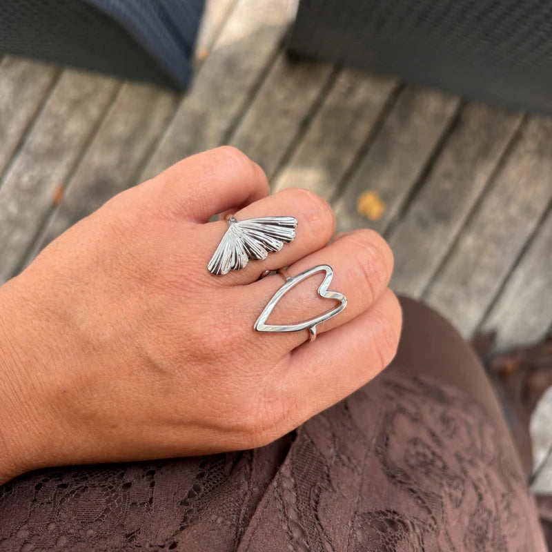 Luna Big Ring