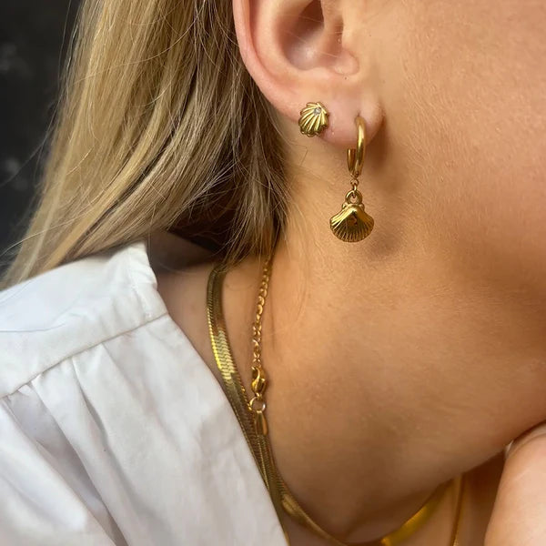 Shelli Hoops