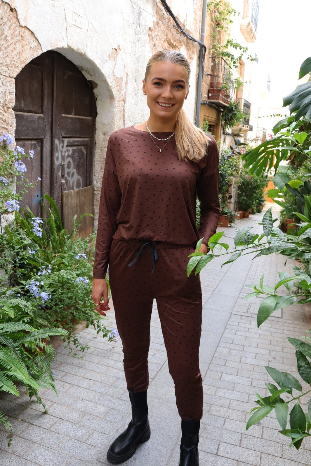 9504 Alma-Ls-Top Brown Black Heart