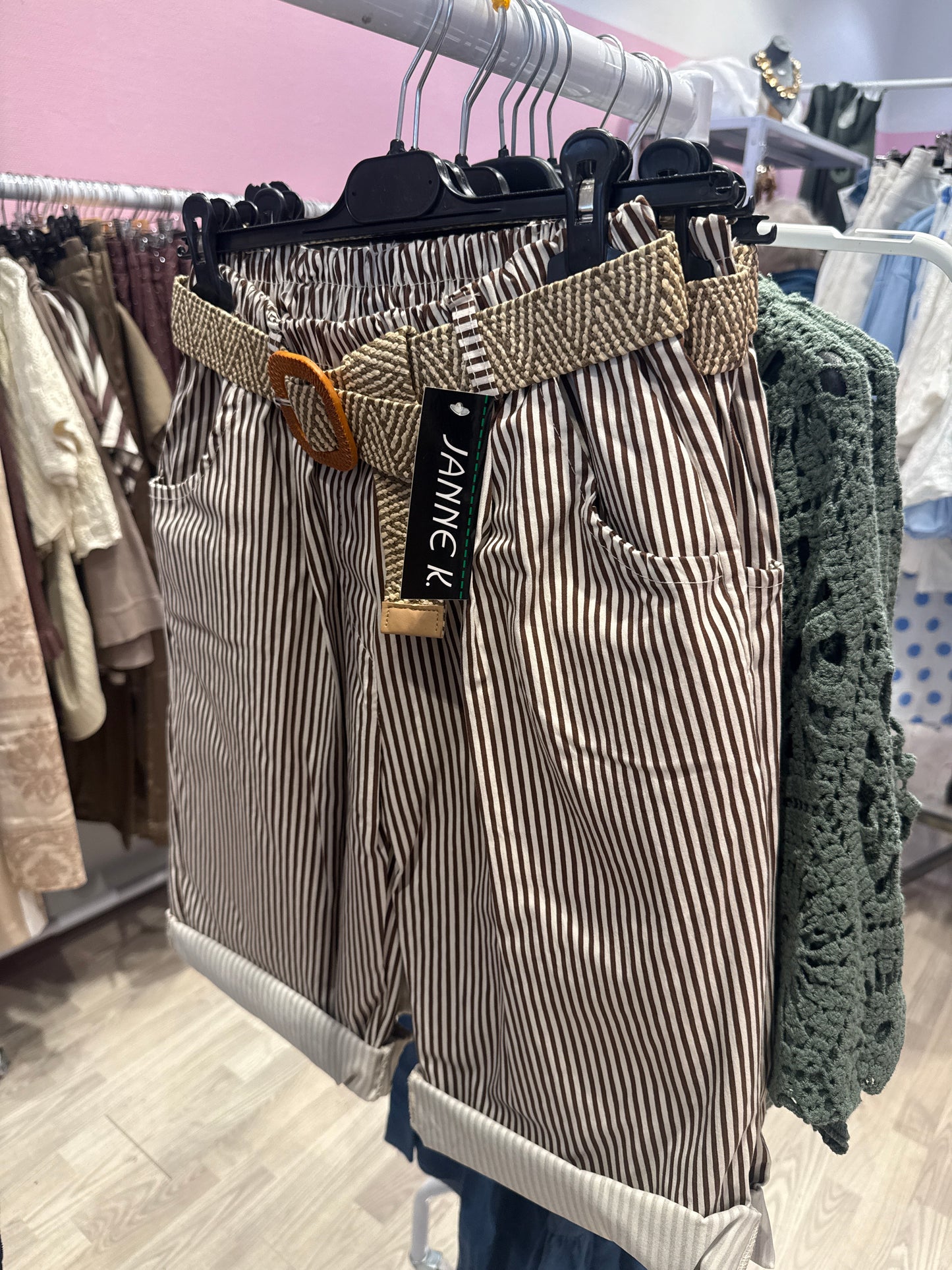 6613 Stribet shorts, Brun,