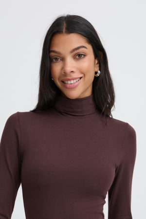 pamila roll neck