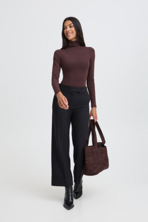 pamila roll neck