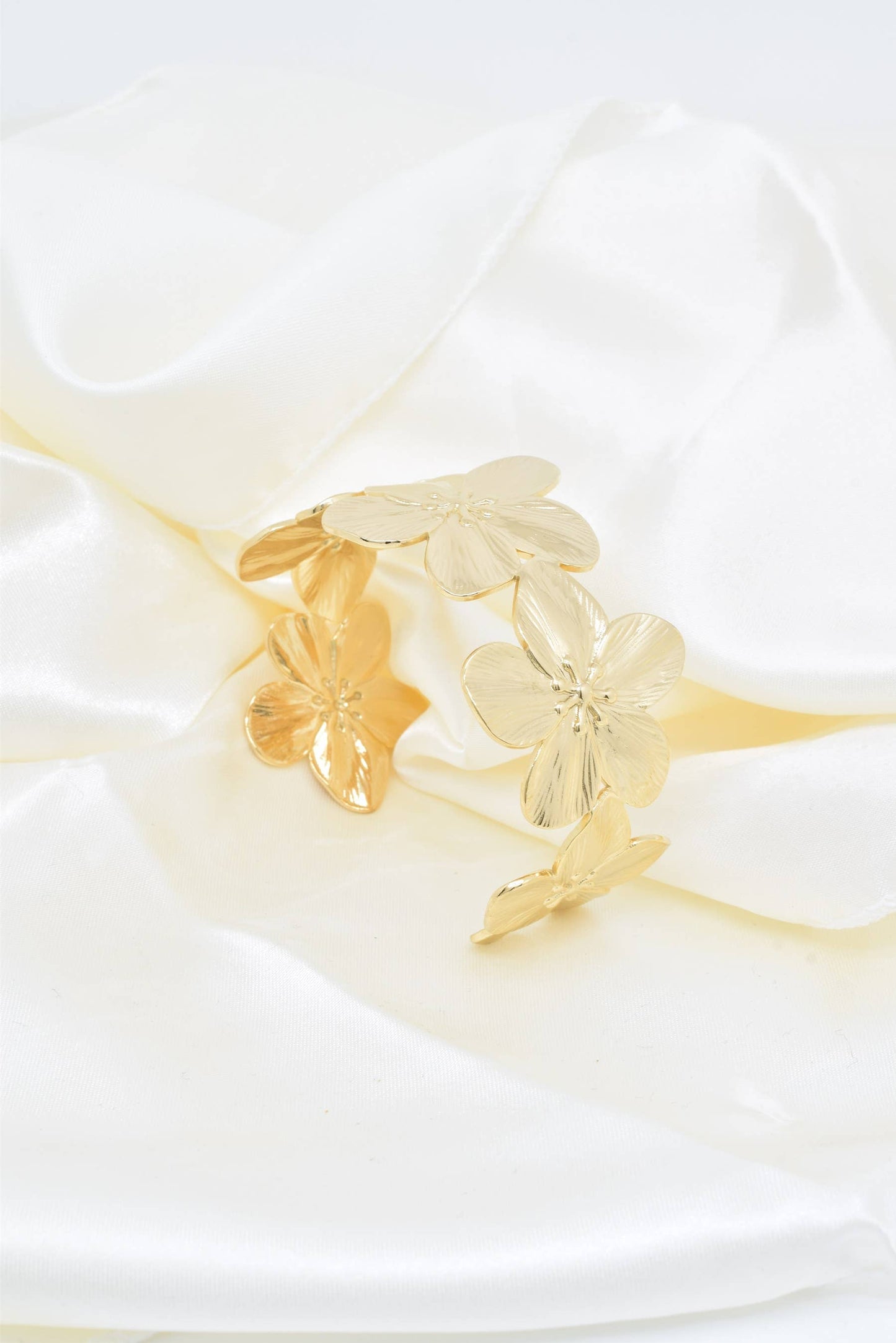 Guld rustfrit stål blomsterarmbånd -BR110257OR