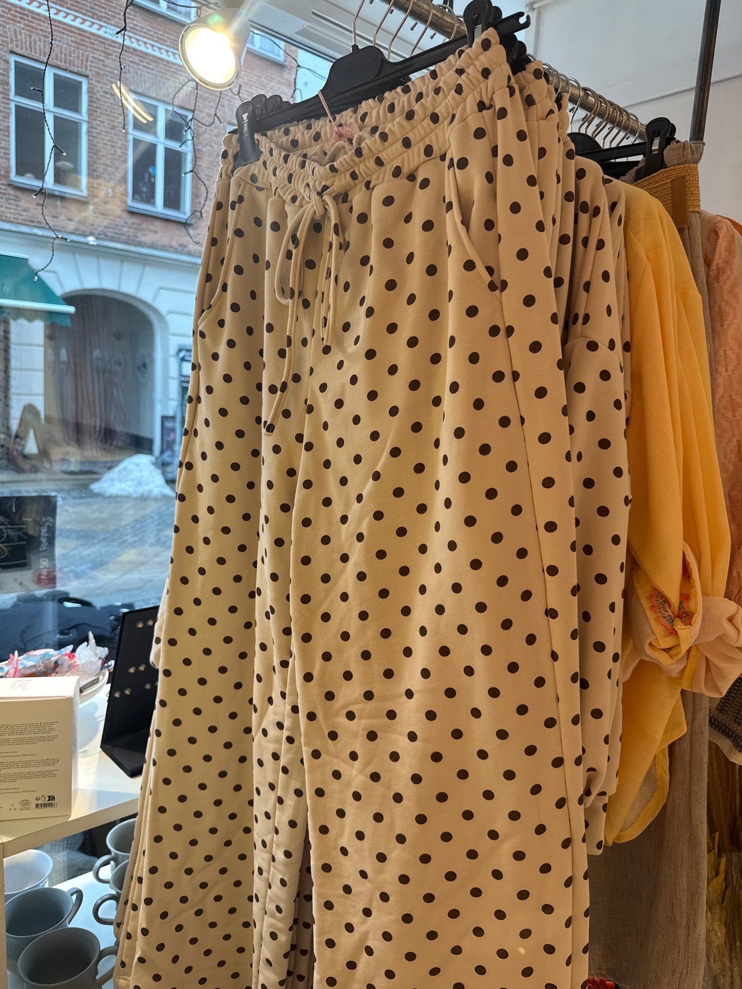 L2225 prikket sweatpants