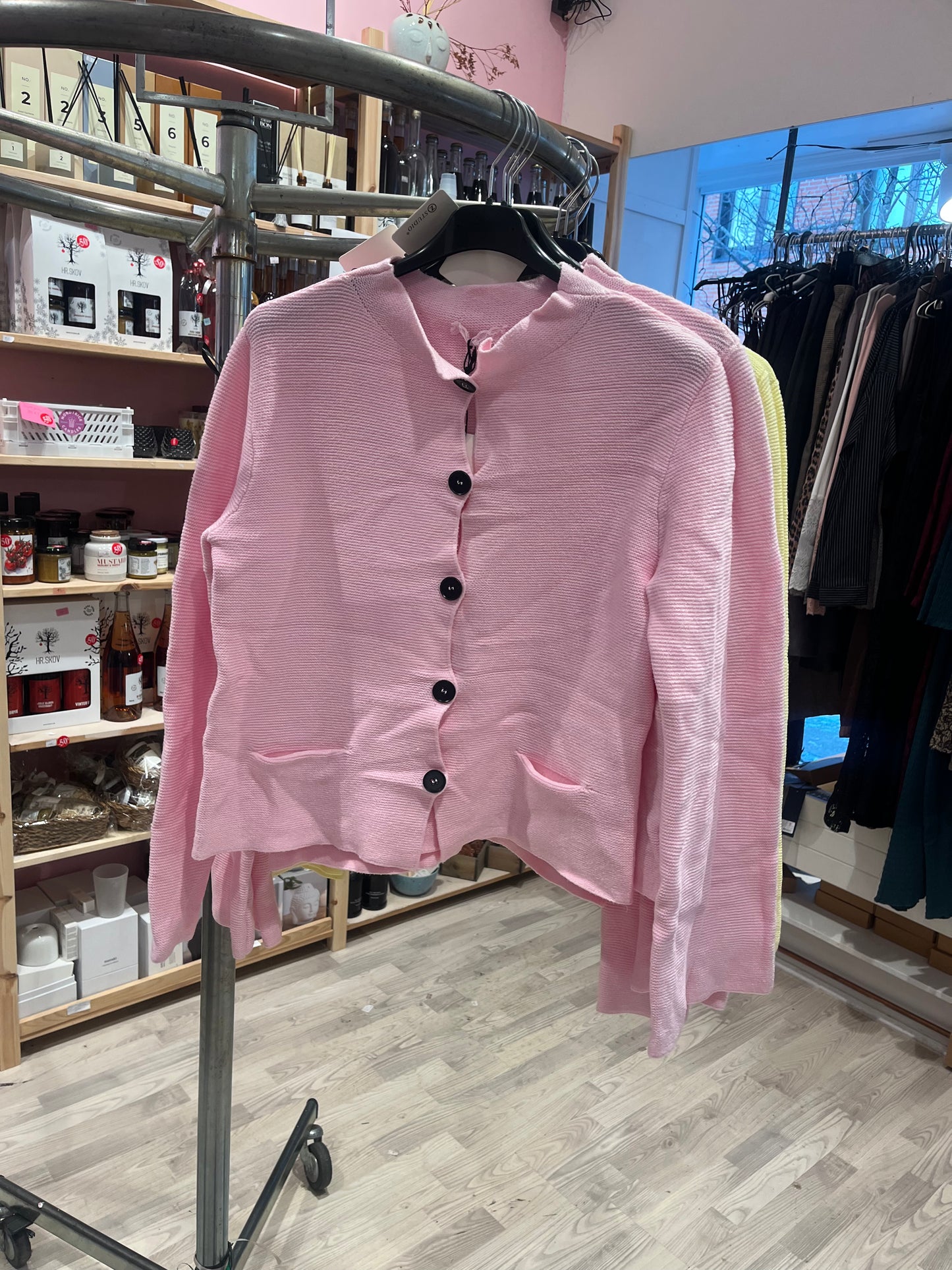 2617 cardigan m knapper i ryg