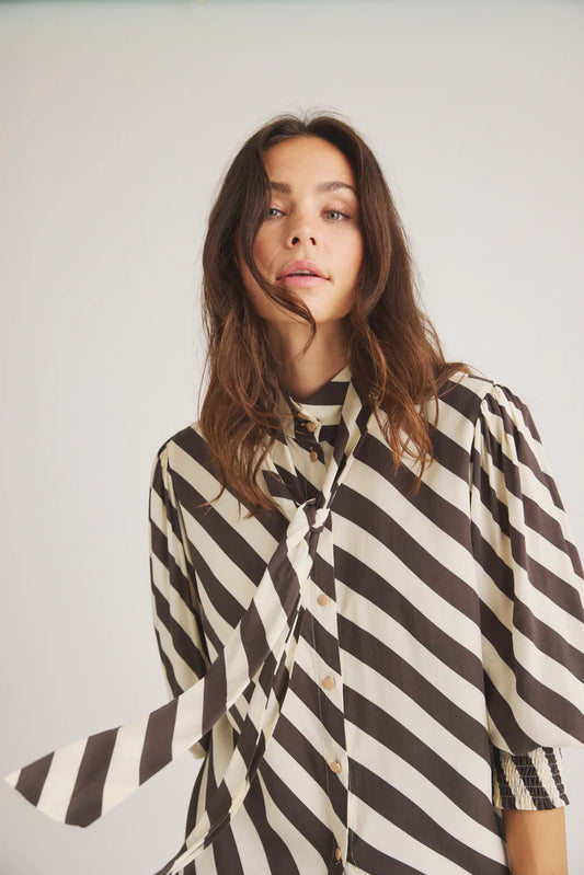 Mia Shirt - Ganache