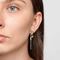 pure: NOELLE UNEVEN MOON EARRINGS W. CHAIN AND PEARLS