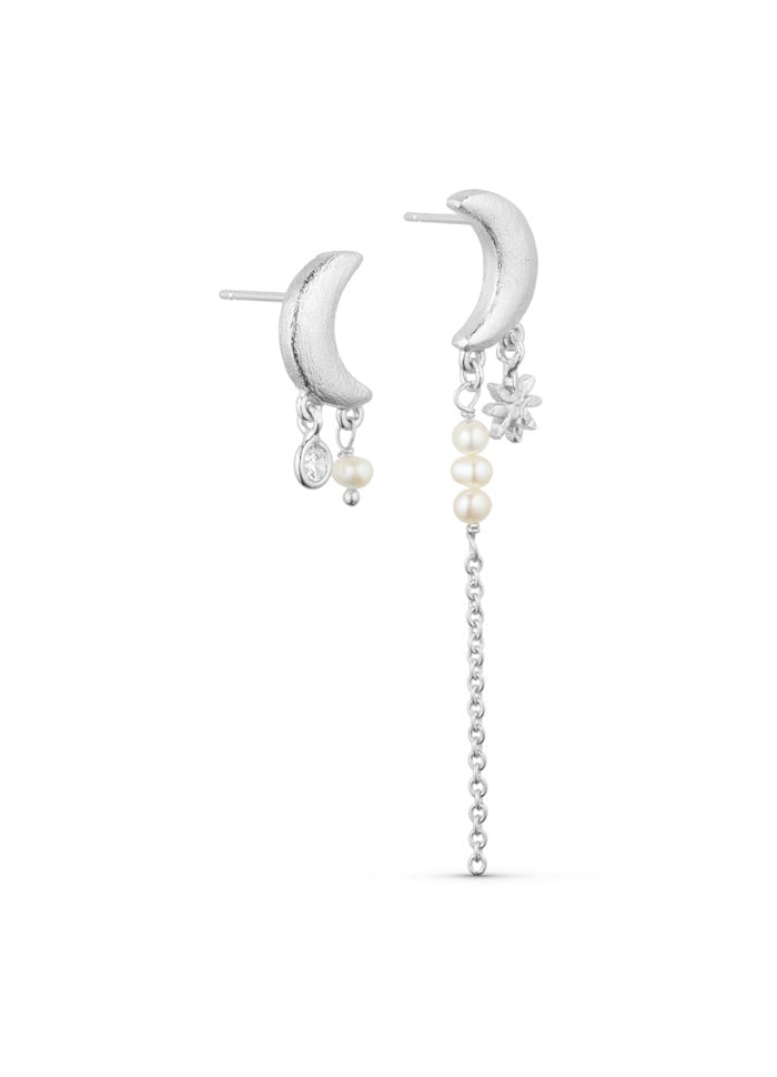 pure: NOELLE UNEVEN MOON EARRINGS W. CHAIN AND PEARLS